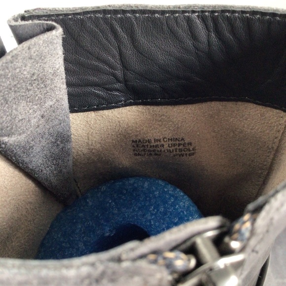 Michael Kors Ashton Zippered Booties. Size 8 - Picture 4 of 9